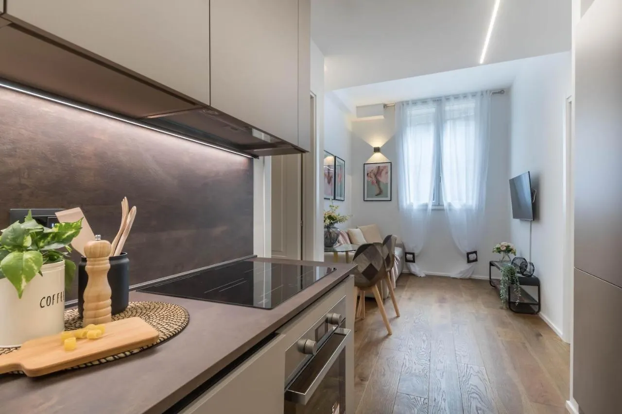 Central & Cozy Apartment In Milan Via Disciplini