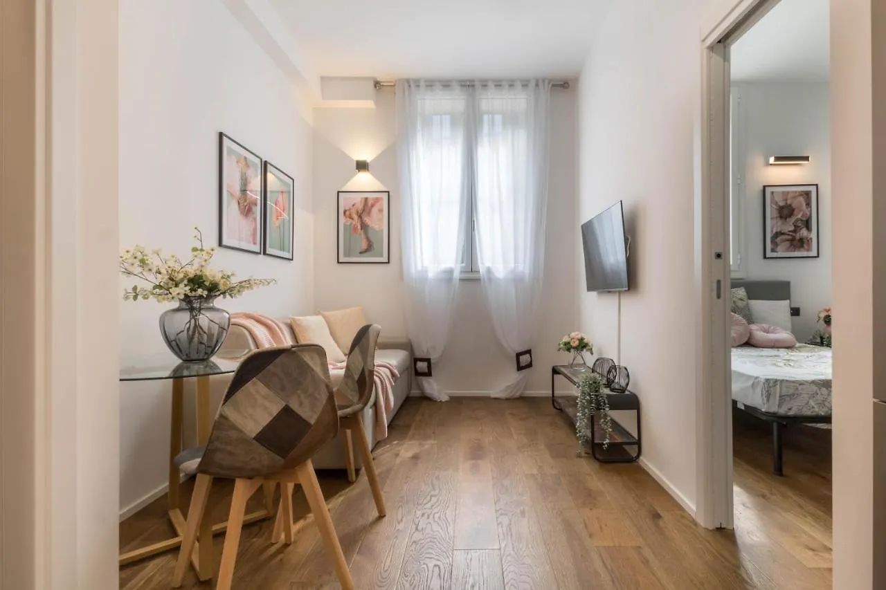 Central & Cozy Apartment In Milan Via Disciplini Italy