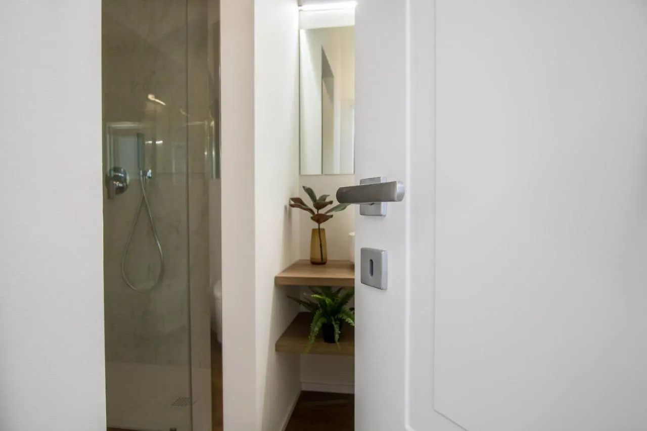 Central & Cozy Apartment In Milan Via Disciplini Italy